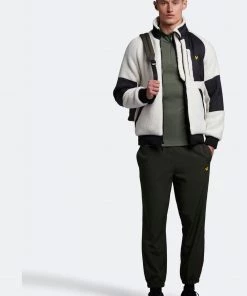 Lyle & Scott White Reversible Shearling Jacket 8 Lyle & Scott White Reversible Shearling Jacket -Lyle & Scott Outlet | Sale unnamed file 1226 scaled