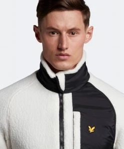 Lyle & Scott White Reversible Shearling Jacket 9 Lyle & Scott White Reversible Shearling Jacket -Lyle & Scott Outlet | Sale unnamed file 1227 scaled