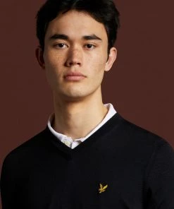 Lyle & Scott Golf Marl V-Neck Merino Jumper Black -Lyle & Scott Outlet | Sale unnamed file 1368 scaled
