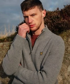 Lyle & Scott Ribbed 1/4 Zip Jumper Brown