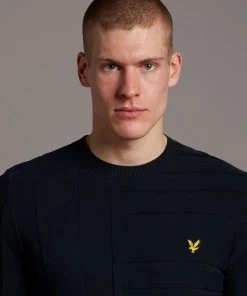 Lyle & Scott Glitch Pattern Crew Neck Jumper -Lyle & Scott Outlet | Sale unnamed file 1412 scaled