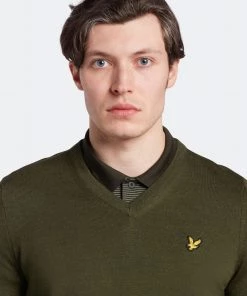 Lyle & Scott Green Golf V-Neck Pullover Fleece -Lyle & Scott Outlet | Sale unnamed file 1450 scaled