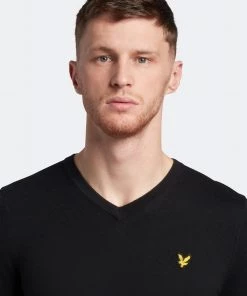 Lyle & Scott Black Cotton Merino V-Neck Jumper -Lyle & Scott Outlet | Sale unnamed file 1464 scaled