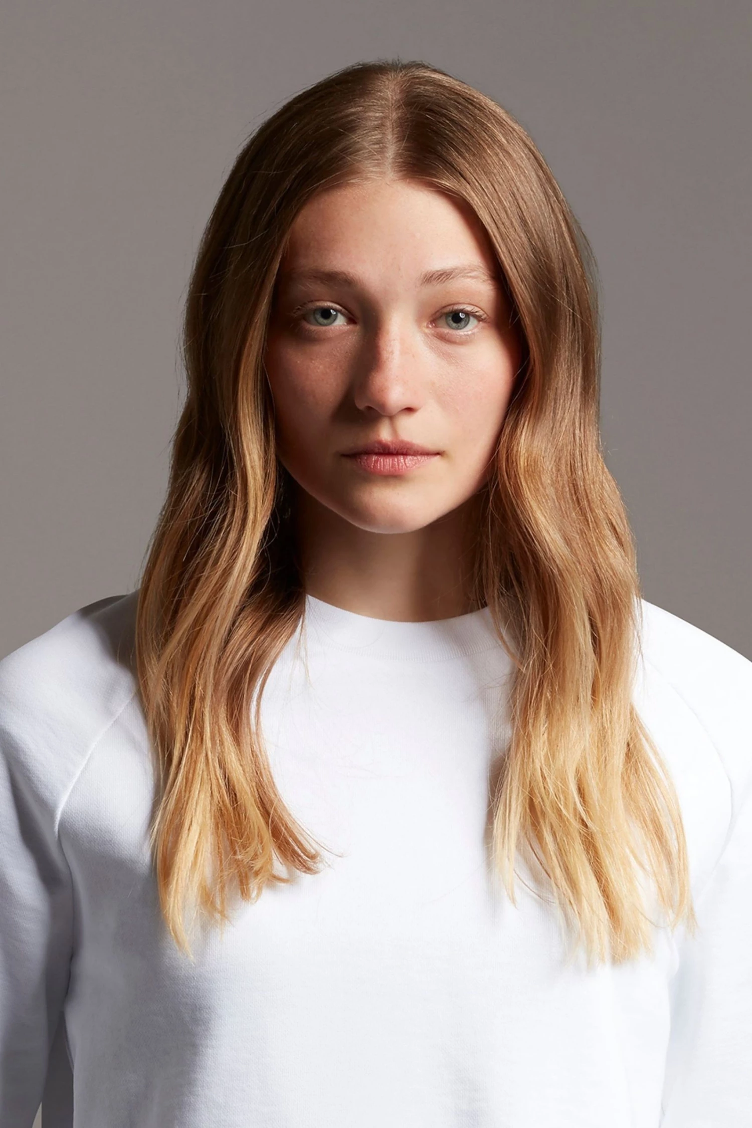 Lyle & Scott White Cropped Sweatshirt 4 Lyle & Scott White Cropped Sweatshirt - Image 4