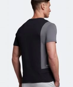 Lyle & Scott Black Colourblock Pocket T-Shirt 8 Lyle & Scott Black Colourblock Pocket T-Shirt -Lyle & Scott Outlet | Sale unnamed file 390 scaled