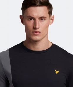 Lyle & Scott Black Colourblock Pocket T-Shirt 9 Lyle & Scott Black Colourblock Pocket T-Shirt -Lyle & Scott Outlet | Sale unnamed file 391 scaled