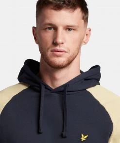 Lyle & Scott White Colourblock Hoodie -Lyle & Scott Outlet | Sale unnamed file 891 scaled